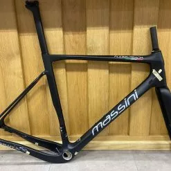 Massini Fuoristrada Gravel Carbon Disc Custom Gravelbike 24 Massini Fuoristrada Gravel Carbon Disc Custom Gravelbike -Cinelli Winkel a 8