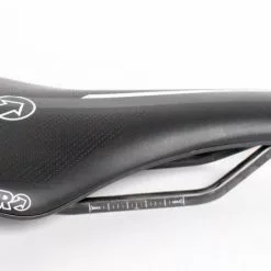 Pro Turnix Carbon Zadel-Zwart-Wit-275x132 6 Pro Turnix Carbon Zadel-Zwart-Wit-275x132 -Cinelli Winkel sprsa0250 2 medium